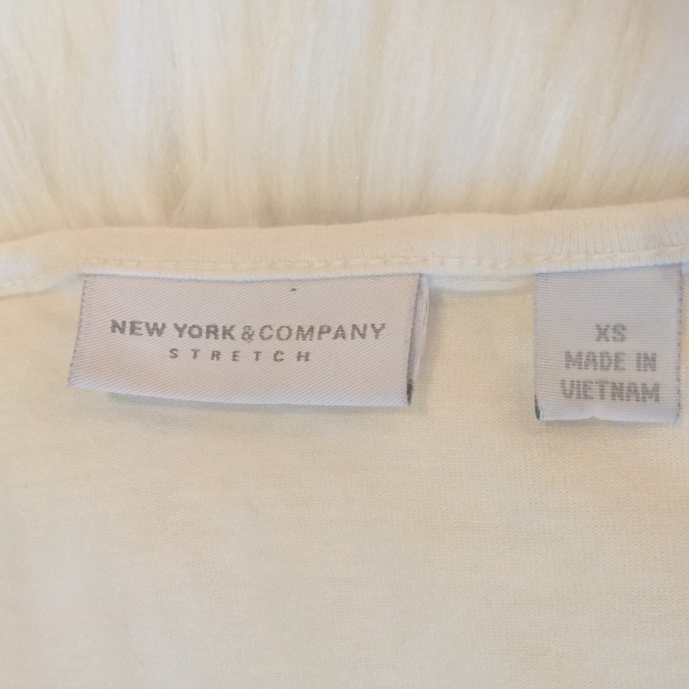 New York & CO Floral Top - Picture 6 of 8